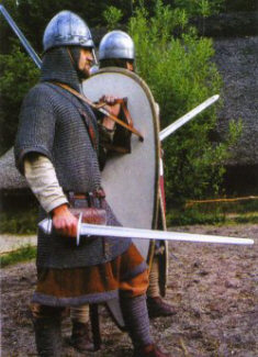 миндалевидный щит