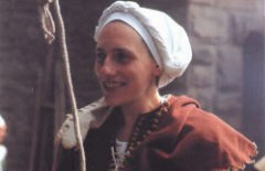 средневековый женский костюм