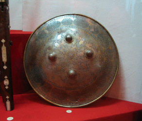 круглый стальной щит - калкан