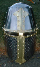 топфхельм вид спереди