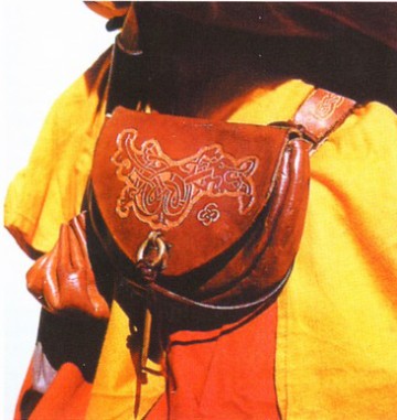 украшенный подсумок