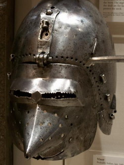 Бацинет из королевских арсеналов