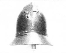 шлем с широкими полями