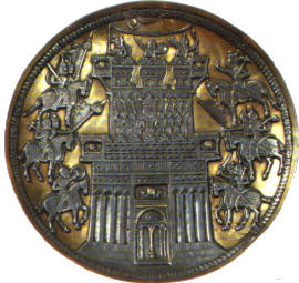 блюдо с изображением воинов