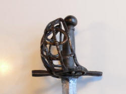 меч с корзинчатой гардой