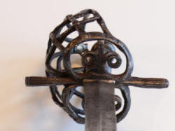 меч с корзинчатой гардой