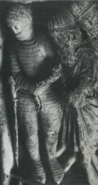 рыцарь в кольчужном капюшоне