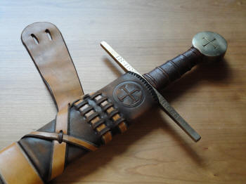 устье ножен меча