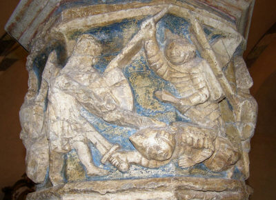 барельеф и колонны замка Мальброк