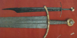 фальшион и меч