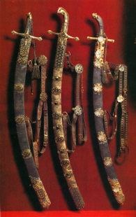 Парадные сабли с ножнами. Оружейная палата Московского Кремля. I половина 17 века.