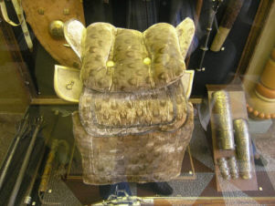 старинное седло