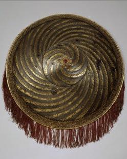 Щит булатный. Иран, XVI в. Мастер Мухаммед Мумин Зернишан.