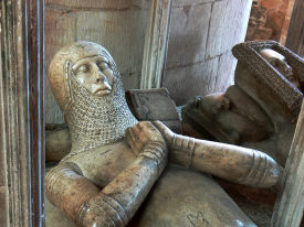 надгробие рыцаря