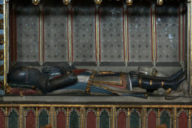 надгробие 14 века