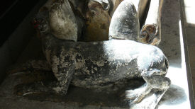 фигурка на надгробии