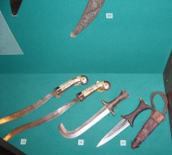 екзотичні кинджали