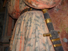 Рукоять меча, узоры на одежде