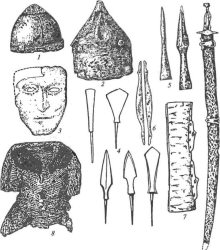 Половецкий период. Вооружение: 1,2 — шлемы; 3 — железная лицевая маска; 4 — наконечники стрел; 5 — наконечники копий; 6 — костяные накладки от колчана; 7 — колчан {реконструкция); 8 — кольчуга; 9 — сабля