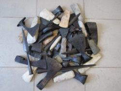 Коллекция древнего и средневекового оружия и орудий труда