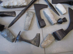 Коллекция древнего и средневекового оружия и орудий труда