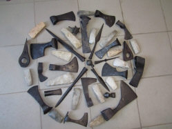 Коллекция древнего и средневекового оружия и орудий труда