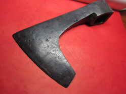 Универсальный позднесредневековый топор