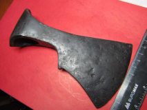 Рабочий топор типа IVa по типологии А. Кирпичникова