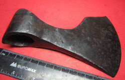 Универсальный топор типа IVa по типологии А. Кирпичникова