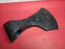 Универсальный топор типа IVa по типологии А. Кирпичникова