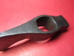 Боевой топор-чекан, 15-17 век