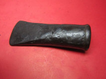 Железный топорик-кельт