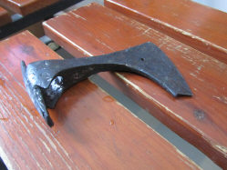 Боевой топор Киевской Руси, тип IV по А. Кирпичникову