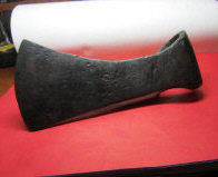 Рабочий средневековый топор