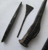 Молоток, зубильце, писало