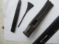 Молоток, зубильце, писало