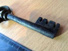 Ключ средневековый