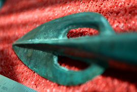 Крупный бронзовый прорезной наконечник копья Белозерской культуры