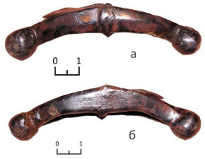 Перекрестье: лицевая сторона (а); тыльная сторона (б)