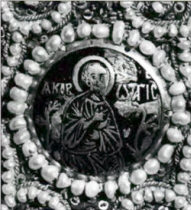 Апостол Иаков. Дробница XIV в. на епитрахили. Серебро, эмаль по оброну, золочение. Сергиево-Посадский музей.