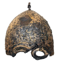 Шлем из Городца. Вид спереди