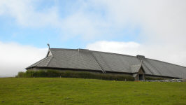 Длинный дом вождя викингов