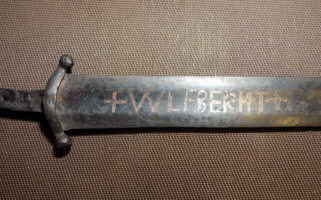 Надпись «Ульфберт» на клинке 10-го века