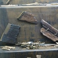 Металические накладки на изделия из дерева