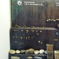 Фибулы и точильные камни период ВПН