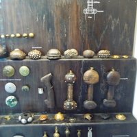 Рукояти мечей, навершия рукоятей мечей, украшения рукоятей мечей