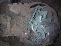 Находка клада шляхетского серебра