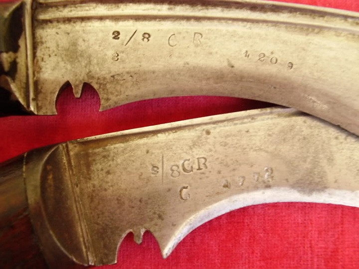 Вырез у основания рукояти кукри