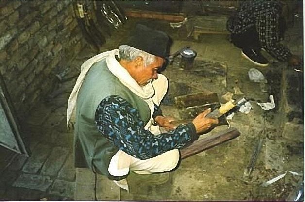 Кузнец ножевик