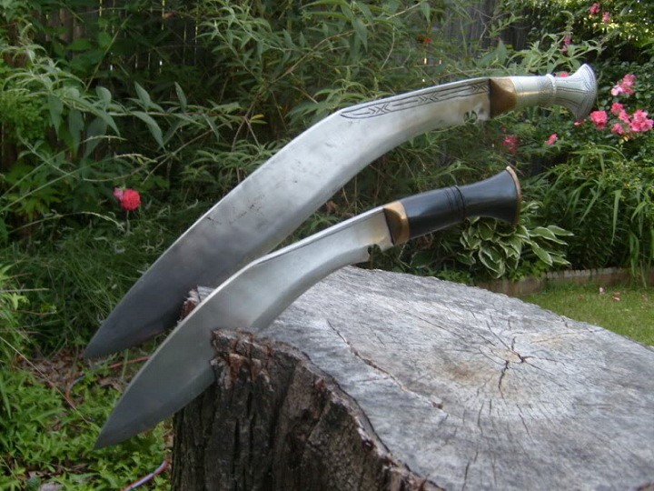 Двуручный кукри